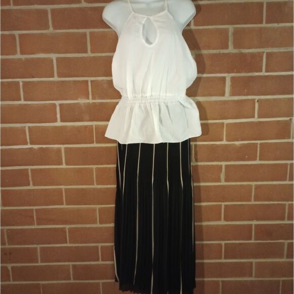 🆕🌺FY2 Black and White Pleated Skirt - Picture 1 of 11